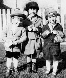 The Barnes Kids In Hats